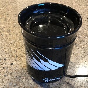 Scentsy Piano Wax Warmer Retired Hard To Find